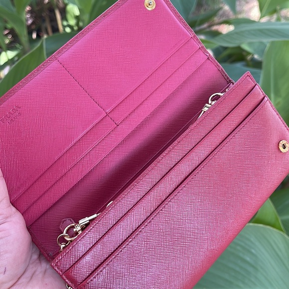 Authentic Prada wallet with unbranded D-ring & unbranded metal strap (repainted) - Picture 3 of 15